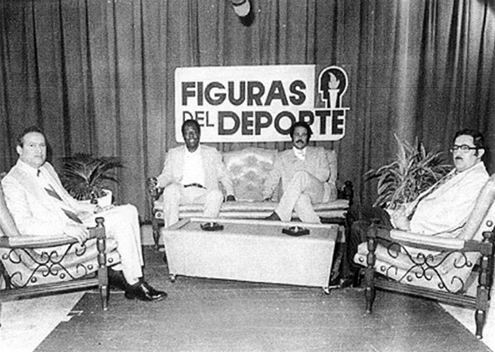En la Izquierda, Cuqui Córdova, al centro Hank Aaron y Juan Marichal, a la derecha Alvaro Arvelo Hijo. Figuras del Deporte, 1977.