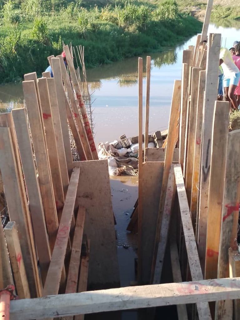 Construcción de canal en río Masacre